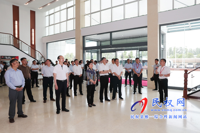 全市工業(yè)經(jīng)濟(jì)發(fā)展暨重點(diǎn)工業(yè)項(xiàng)目建設(shè)觀摩組蒞民 全市工業(yè)經(jīng)濟(jì)發(fā)展暨重點(diǎn)工業(yè)項(xiàng)目建設(shè)觀摩組蒞民