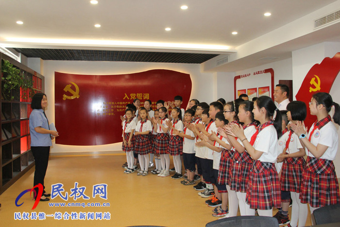 民權(quán)縣實(shí)驗(yàn)小學(xué)組織學(xué)生代表走進(jìn)檢察院參加開放日活動(dòng) 民權(quán)縣實(shí)驗(yàn)小學(xué)組織學(xué)生代表走進(jìn)檢察院參加開放日活動(dòng)