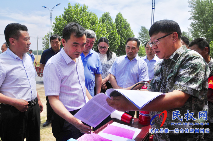 省農(nóng)業(yè)農(nóng)村廳副廳長趙耕到我縣調(diào)研三夏生產(chǎn)及秸稈禁燒工作 省農(nóng)業(yè)農(nóng)村廳副廳長趙耕到我縣調(diào)研三夏生產(chǎn)及秸稈禁燒工作