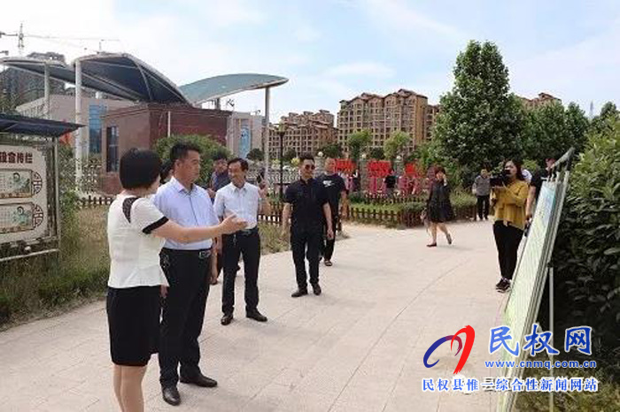民權(quán)縣政協(xié)領(lǐng)導(dǎo)蒞臨民權(quán)縣幼兒園開展關(guān)愛兒童口腔健康活動(dòng) 民權(quán)縣政協(xié)領(lǐng)導(dǎo)蒞臨民權(quán)縣幼兒園開展關(guān)愛兒童口腔健康活動(dòng)