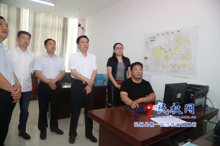 市人大常委會副主任、縣委書記姬脈常調(diào)研我縣“三夏”及秸稈禁燒工作