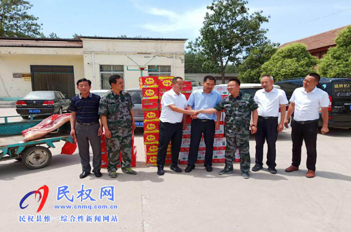 縣住建局慰問“三夏”防火一線工作人員 縣住建局慰問“三夏”防火一線工作人員