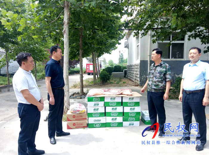縣人社局局長司永福到孫六鎮(zhèn)督導慰問秸稈禁燒工作 縣人社局局長司永福到孫六鎮(zhèn)督導慰問秸稈禁燒工作