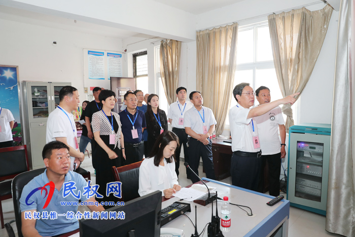 市人大常委會(huì)副主任、縣委書(shū)記姬脈常帶隊(duì)巡視高考工作