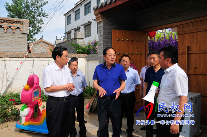 信陽(yáng)市政協(xié)“發(fā)展全域旅游助力鄉(xiāng)村振興”調(diào)研組蒞民調(diào)研 信陽(yáng)市政協(xié)“發(fā)展全域旅游助力鄉(xiāng)村振興”調(diào)研組蒞民調(diào)研