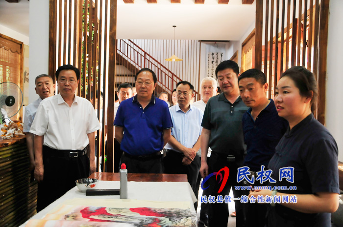 信陽(yáng)市政協(xié)“發(fā)展全域旅游助力鄉(xiāng)村振興”調(diào)研組蒞民調(diào)研 信陽(yáng)市政協(xié)“發(fā)展全域旅游助力鄉(xiāng)村振興”調(diào)研組蒞民調(diào)研