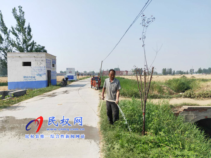 林七鄉(xiāng)深入開展國土綠化植樹苗木?;罟ぷ? title=