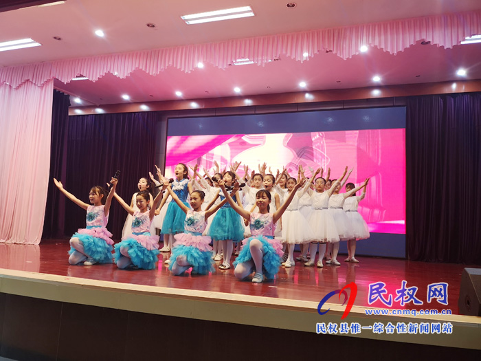 我縣舉辦慶祝新中國(guó)成立70周年“人民醫(yī)院杯”經(jīng)典誦讀展演活動(dòng) 我縣舉辦慶祝新中國(guó)成立70周年“人民醫(yī)院杯”經(jīng)典誦讀展演活動(dòng)