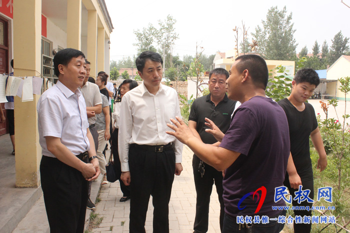 合肥海關(guān)政治部主任李晉到我縣開展慰問活動 合肥海關(guān)政治部主任李晉到我縣開展慰問活動