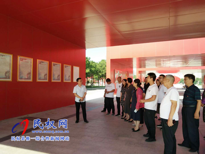 縣畜牧局為慶祝建黨98周年舉行宣誓活動 縣畜牧局為慶祝建黨98周年舉行宣誓活動
