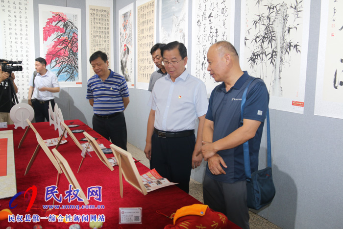 我縣展品參加在北京慶祝建黨九十八周年書畫展暨商丘市非物質(zhì)文化遺產(chǎn)精品展 我縣展品參加在北京慶祝建黨九十八周年書畫展暨商丘市非物質(zhì)文化遺產(chǎn)精品展