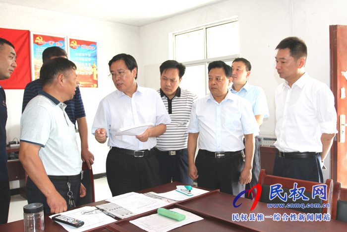 市人大常委會(huì)副主任、縣委書記姬脈常調(diào)研鄉(xiāng)鎮(zhèn)農(nóng)村人居環(huán)境改善及農(nóng)戶改廁等工作