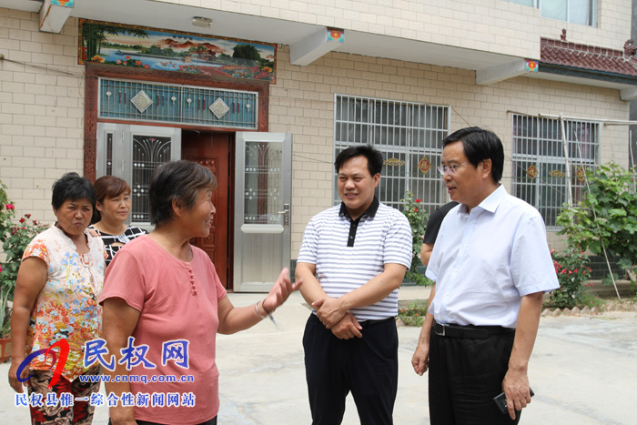 市人大常委會(huì)副主任、縣委書記姬脈常調(diào)研鄉(xiāng)鎮(zhèn)農(nóng)村人居環(huán)境改善及農(nóng)戶改廁等工作