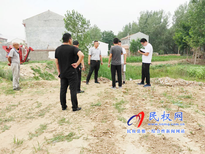 縣“美麗鄉(xiāng)村”規(guī)劃辦領(lǐng)導組到野崗鎮(zhèn)開展調(diào)研督導工作 縣“美麗鄉(xiāng)村”規(guī)劃辦領(lǐng)導組到野崗鎮(zhèn)開展調(diào)研督導工作