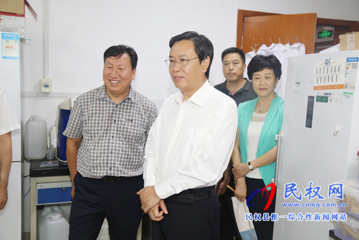 市人大常委會副主任、縣委書記姬脈常到河南大學金明校區(qū)參觀考察