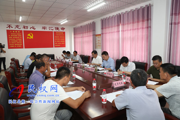 市人大常委會副主任、民權(quán)縣委書記姬脈常到白云寺鎮(zhèn)開展“三·五”基層工作日活動