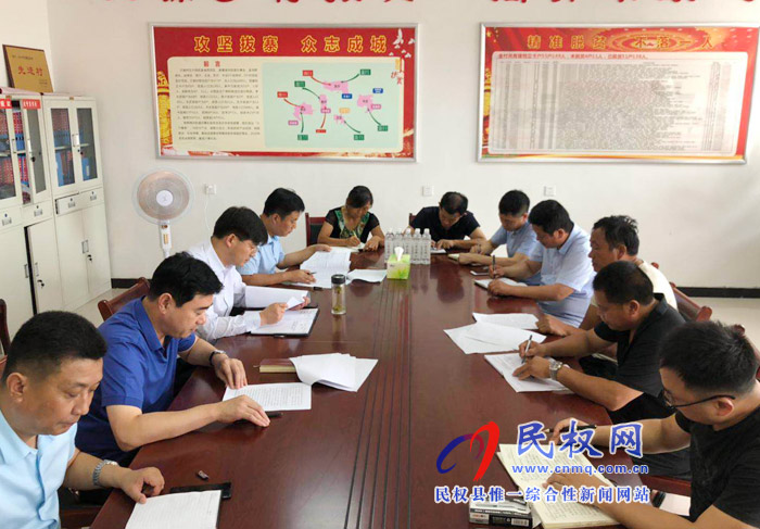 縣委副書記、縣長張團(tuán)結(jié)到綠洲街道辦事處亓堂村開展“三·五”基層工作日活動