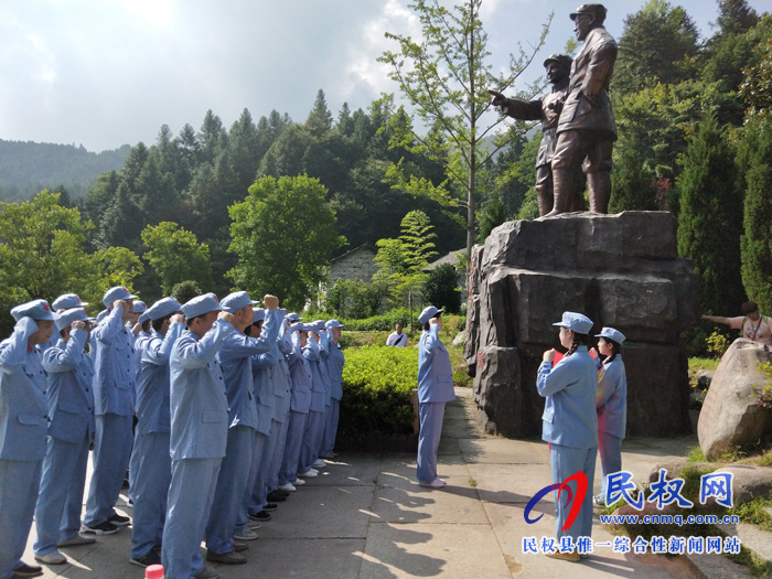 民權(quán)高新區(qū)組織非公企業(yè)開展“不忘初心，牢記使命”紅色主題教育實踐活動