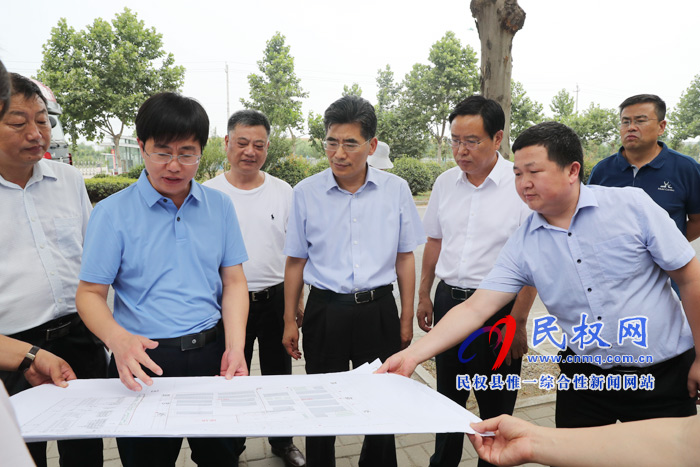 市委書記王戰(zhàn)營到民權(quán)保稅物流中心調(diào)研 市委書記王戰(zhàn)營到民權(quán)保稅物流中心調(diào)研