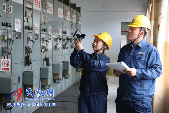 民權(quán)縣供電公司:戰(zhàn)高溫 度夏峰 民權(quán)縣供電公司:戰(zhàn)高溫 度夏峰
