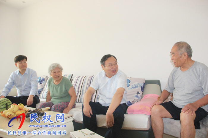 市委常委、常務(wù)副市長吳祖明到我縣走訪慰問部分軍人優(yōu)撫對(duì)象