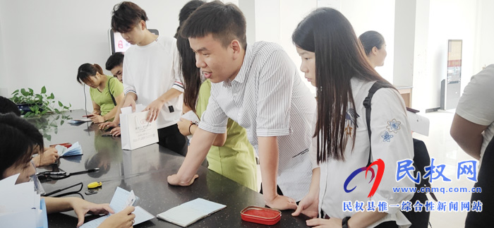 縣民政局積極做好“七夕”婚姻登記工作 縣民政局積極做好“七夕”婚姻登記工作