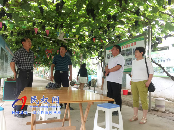 市農業(yè)農村局領導蒞民調研農業(yè)技術推廣區(qū)域站運行及新型經營主體發(fā)展情況 市農業(yè)農村局領導蒞民調研農業(yè)技術推廣區(qū)域站運行及新型經營主體發(fā)展情況