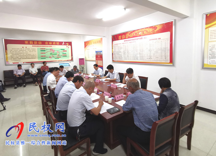 市委書記王戰(zhàn)營在民權縣吳莊村開展“三·五”基層工作日活動時指出扛牢“四個不摘”責任確保高質量脫貧 市委書記王戰(zhàn)營在民權縣吳莊村開展“三·五”基層工作日活動時指出扛牢“四個不摘”責任確保高質量脫貧