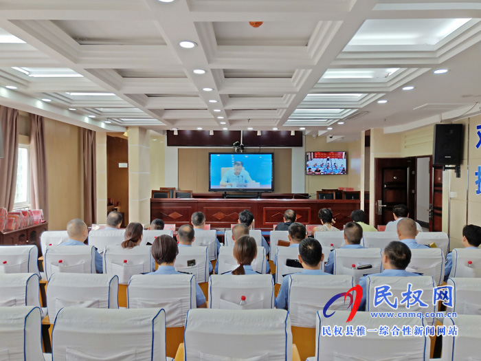 我縣組織收看河南省加強(qiáng)公安民警職業(yè)保障工作協(xié)調(diào)推進(jìn)電視電話會(huì) 我縣組織收看河南省加強(qiáng)公安民警職業(yè)保障工作協(xié)調(diào)推進(jìn)電視電話會(huì)