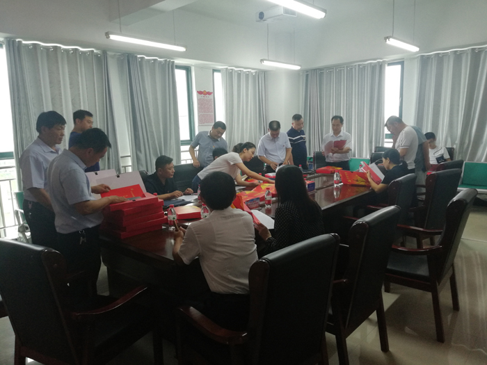 縣規(guī)劃中心積極迎接2019年上半年機(jī)關(guān)黨建“逐支部觀摩、整機(jī)關(guān)提升”評(píng)比活動(dòng)