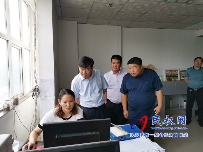 縣委副書記、縣長張團(tuán)結(jié)調(diào)研環(huán)境保護(hù)工作