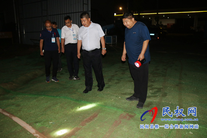 副縣長張士彬夜訪督導(dǎo)檢查商砼企業(yè)揚(yáng)塵治理工作 副縣長張士彬夜訪督導(dǎo)檢查商砼企業(yè)揚(yáng)塵治理工作