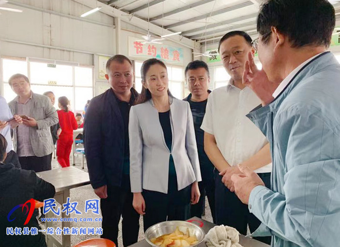 副縣長(zhǎng)朱琳檢查我縣校園安全工作 副縣長(zhǎng)朱琳檢查我縣校園安全工作