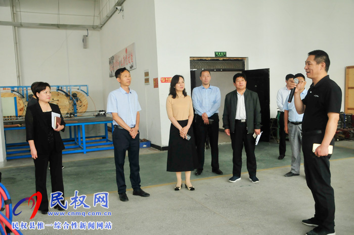 柘城縣考察團(tuán)到我縣制冷技術(shù)學(xué)院考察 柘城縣考察團(tuán)到我縣制冷技術(shù)學(xué)院考察