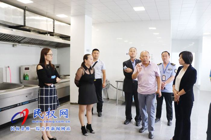 商丘市食藥監(jiān)局領導蒞臨民權縣幼兒園指導檢查工作 商丘市食藥監(jiān)局領導蒞臨民權縣幼兒園指導檢查工作