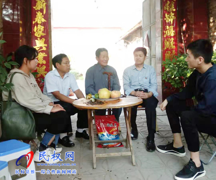 縣愛衛(wèi)辦組織黨員干部聆聽老黨員講愛國衛(wèi)生故事 縣愛衛(wèi)辦組織黨員干部聆聽老黨員講愛國衛(wèi)生故事