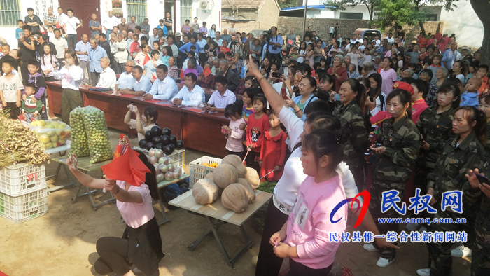 民權(quán):村民自編歌舞慶國慶 民權(quán):村民自編歌舞慶國慶