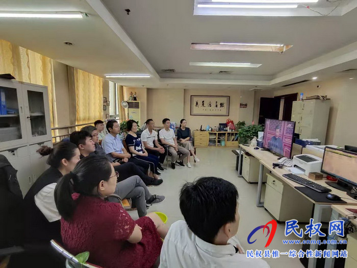 我縣集中收聽收看慶祝中華人民共和國成立70周年大會、閱兵儀式和群眾游行實況直播