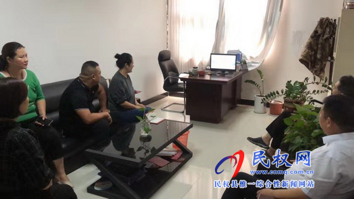 我縣集中收聽收看慶祝中華人民共和國成立70周年大會、閱兵儀式和群眾游行實況直播