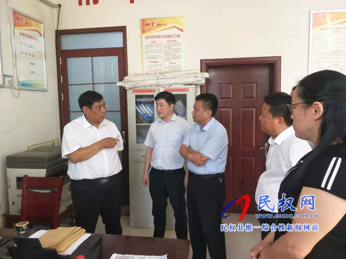 市農(nóng)業(yè)農(nóng)村局局長海繼增蒞民督導(dǎo)檢查秸稈禁燒、農(nóng)村人居環(huán)境改善工作