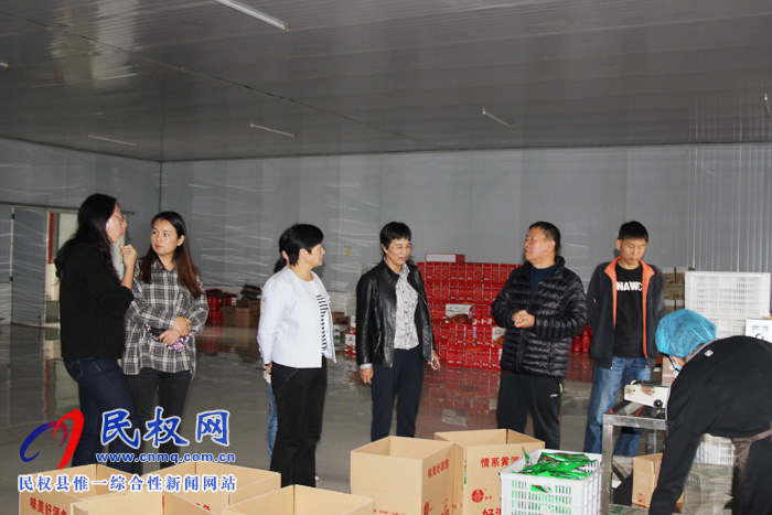 農(nóng)業(yè)農(nóng)村部經(jīng)濟(jì)研究中心付饒博士蒞民調(diào)研草魚養(yǎng)殖及加工情況 農(nóng)業(yè)農(nóng)村部經(jīng)濟(jì)研究中心付饒博士蒞民調(diào)研草魚養(yǎng)殖及加工情況