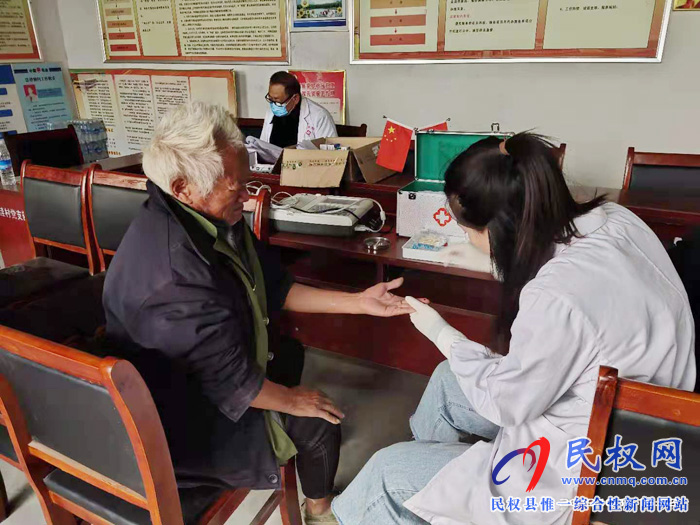 縣殘聯(lián)組織醫(yī)療專家到雙塔鎮(zhèn)開展關(guān)愛殘疾人康復(fù)檢查 縣殘聯(lián)組織醫(yī)療專家到雙塔鎮(zhèn)開展關(guān)愛殘疾人康復(fù)檢查