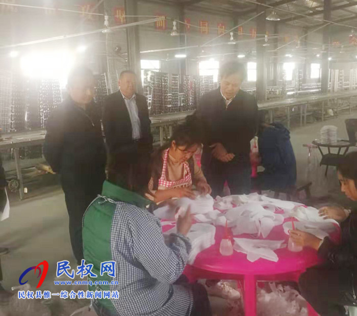 副縣長(zhǎng)孟祥亮深入伯黨鄉(xiāng)調(diào)研扶貧車間 副縣長(zhǎng)孟祥亮深入伯黨鄉(xiāng)調(diào)研扶貧車間