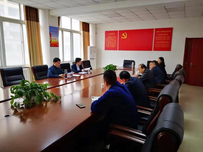 縣領(lǐng)導(dǎo)房季、陳鴻志組織召開市場秩序?qū)ｍ?xiàng)整治工作協(xié)調(diào)會