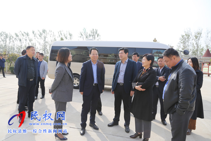 縣委常委、常務副縣長李啟峰查看我縣創(chuàng)建國家園林城市工作開展情況