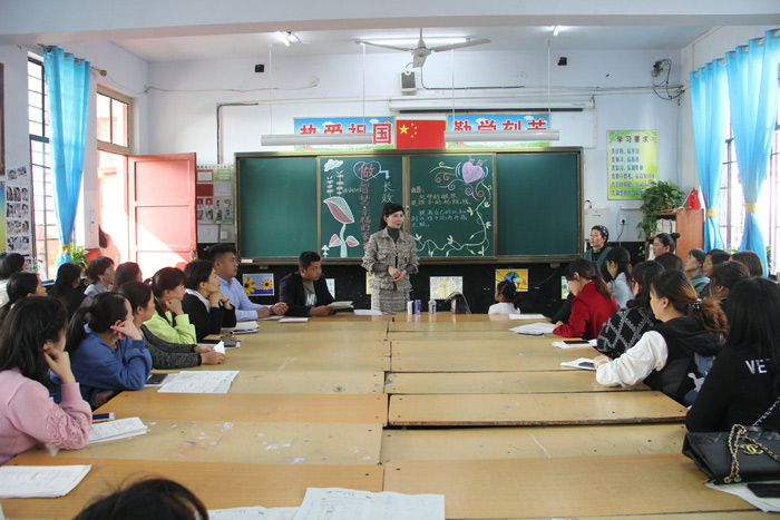 民權縣實驗小學召開“真誠合作 攜手共進”學生家長會 民權縣實驗小學召開“真誠合作 攜手共進”學生家長會
