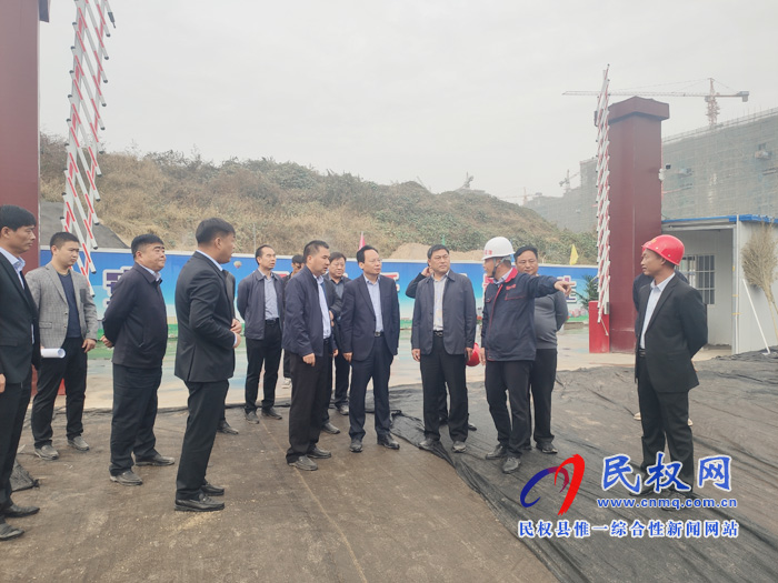 縣委常委、常務(wù)副縣長李啟峰實地督查我縣重點項目、建筑工地“揚(yáng)塵治理”及安全生產(chǎn)工作
