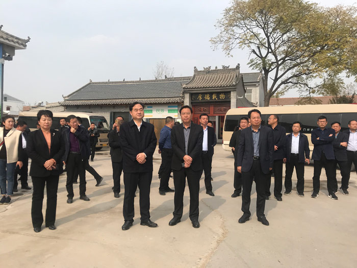 柘城縣政府考察團(tuán)到我縣考察學(xué)習(xí)農(nóng)村人居環(huán)境綜合整治工作 柘城縣政府考察團(tuán)到我縣考察學(xué)習(xí)農(nóng)村人居環(huán)境綜合整治工作