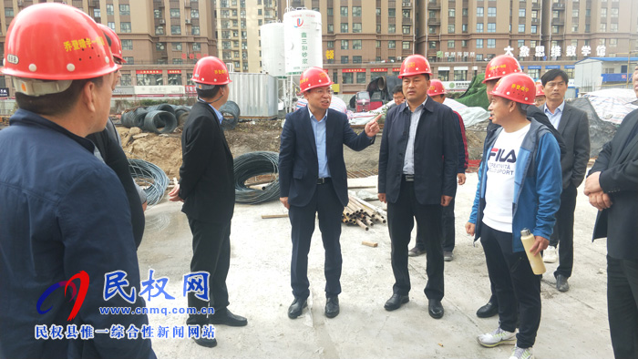 縣委常委、常務(wù)副縣長(zhǎng)李啟峰檢查我縣重點(diǎn)項(xiàng)目、老舊小區(qū)和建筑工地?fù)P塵治理及安全生產(chǎn)工作