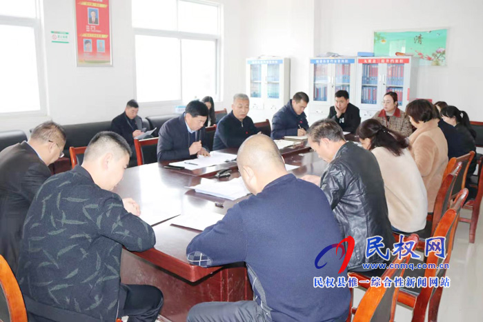 我縣各鄉(xiāng)鎮(zhèn)(街道辦)縣直單位迅速傳達(dá)落實(shí)全縣脫貧攻堅(jiān)推進(jìn)會(huì)議精神 我縣各鄉(xiāng)鎮(zhèn)(街道辦)縣直單位迅速傳達(dá)落實(shí)全縣脫貧攻堅(jiān)推進(jìn)會(huì)議精神